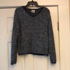 Body shop sweater size small